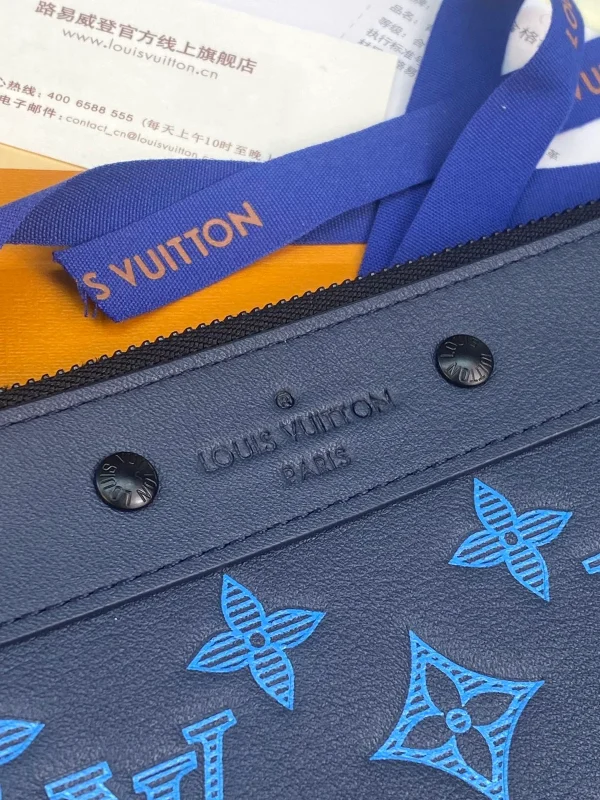 Louis Vuitton Pochette To-Go 隨身包 | 小牛皮Monogram印花 | 可拆式腕帶設計：圖片 4