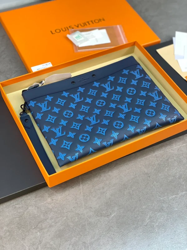 Louis Vuitton Pochette To-Go 隨身包 | 小牛皮Monogram印花 | 可拆式腕帶設計：圖片 2