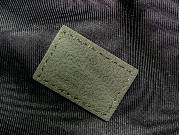 Louis Vuitton Discovery 腰包 | Olive綠色Monogram Shadow壓花小牛皮：圖片 8