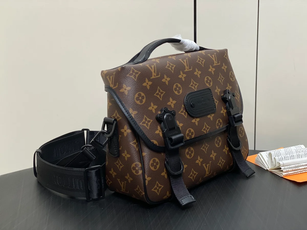 LV Trail 郵差包 | Monogram Macassar帆布 經典運動風格 3 LV Trail 郵差包 | Monogram Macassar帆布 經典運動風格