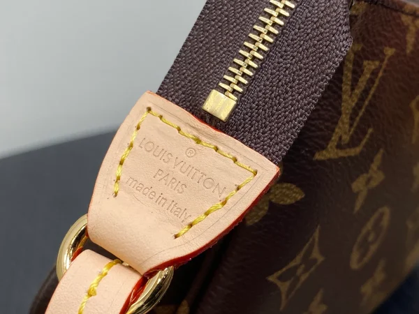 Louis Vuitton x 村上隆聯名複刻款Pochette Accessoires包包：圖片 10