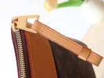 LV Pochette Voyage Souple 手拿包 - Monogram帆布旅行收納系列：圖片 9