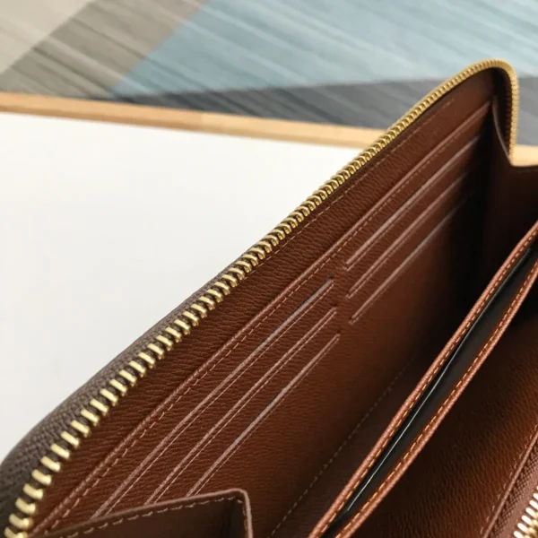 路易威登Monogram帆布拉鏈錢包 - 經典多功能收納設計：圖片 10