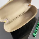 BottegaVeneta淡奶油糖色Intrecciato編織皮革化妝包：圖片 10