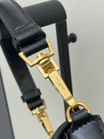 SAINT LAURENT BOX小牛皮CASSANDRE頂柄手袋：圖片 7