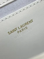 SAINT LAURENT BOX小牛皮CASSANDRE標誌頂部手柄手袋：圖片 10
