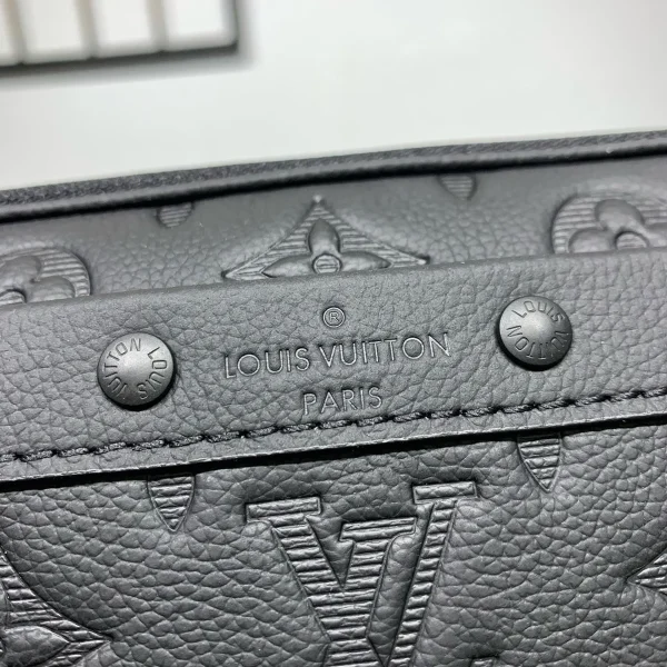 Alpha 可穿戴式錢包 - Monogram Shadow 皮革款：圖片 10
