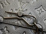 Louis Vuitton Steamer郵差包 | Taurillon Monogram壓花牛皮 經典鏈帶設計：圖片 8