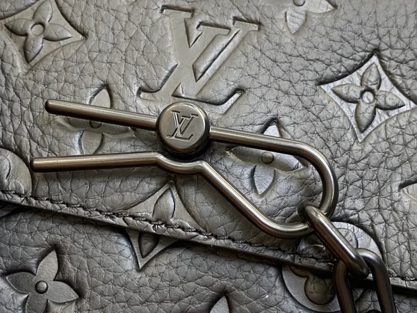 Louis Vuitton Steamer郵差包 | Taurillon Monogram壓花牛皮 經典鏈帶設計：圖片 8