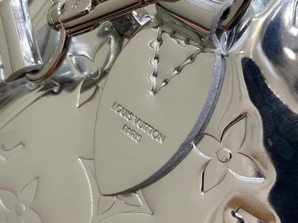 LV Ski系列 Speedy Bandoulière 20包包 - Monogram Miroir閃耀復古未來風：圖片 9