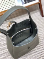 LE 5 À 7經典柔軟小牛皮手袋：圖片 7