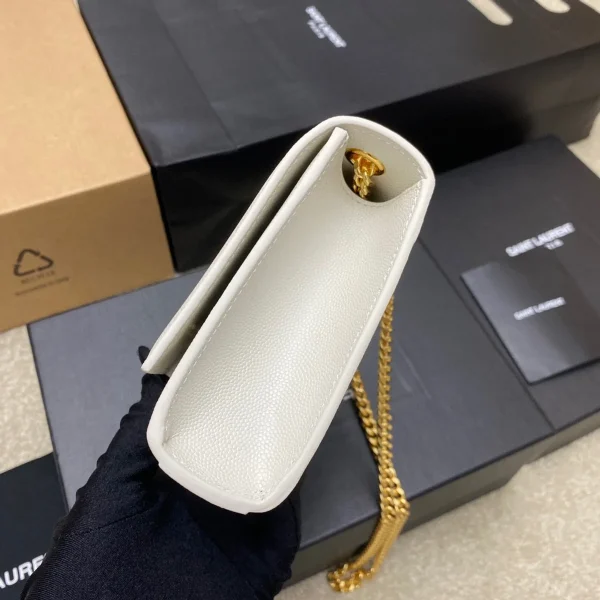 KATE雋永粒面壓紋皮革手袋：圖片 4