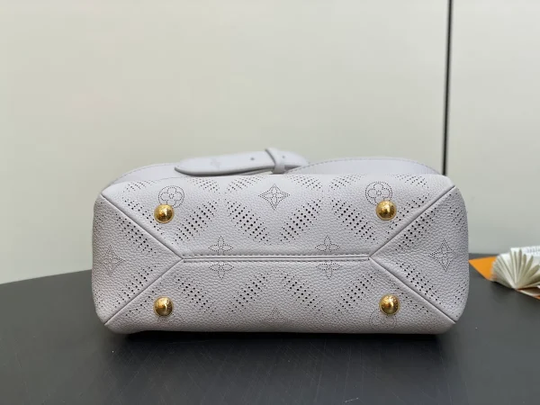 Louis Vuitton Hand It All PM 鏤空雕花Mahina小牛皮手提包：圖片 6