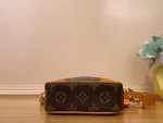 Louis Vuitton Danube復古小牛皮斜背包 | 褪色Monogram印花 可拆式金屬吊牌：圖片 5