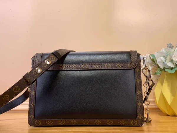 Louis Vuitton Dauphine Soft MM 黑色小羊皮包包：圖片 4