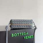 BottegaVenetaIntrecciato編織閃電灰小號斜挎包：圖片 5