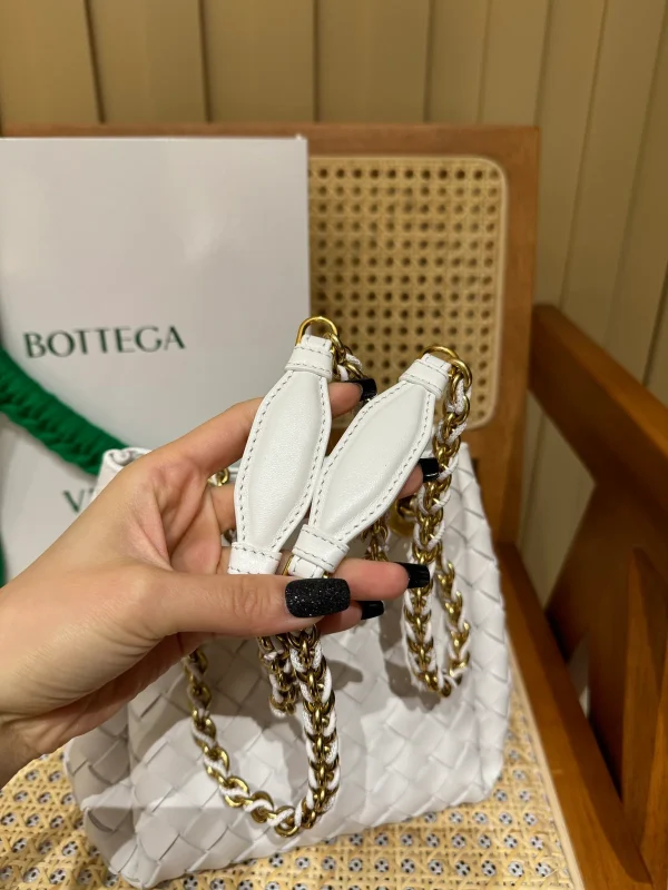 Intrecciato編織粉筆白羊皮革斜挎肩背包：圖片 5