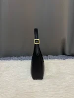小羊皮CASSANDRE裝飾柔軟手袋：圖片 3