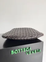 BottegaVeneta中號Intrecciato編織巧克力棕羊皮革肩背包：圖片 6