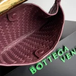 BottegaVenetaIntrecciato編織酒紅小號手袋：圖片 6