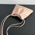 浮雕粉牛皮斜挎包：圖片 5