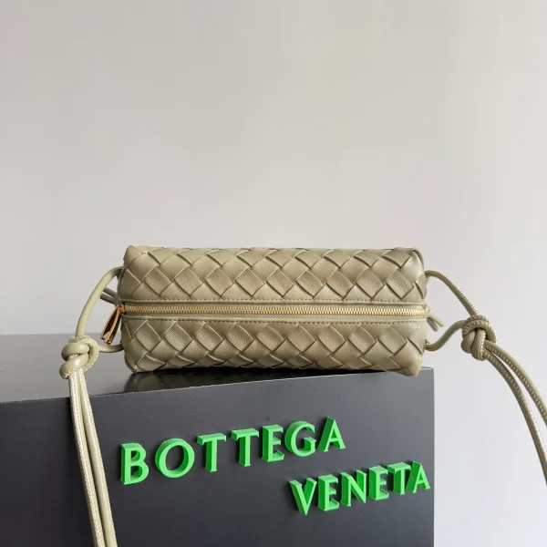 BottegaVeneta洞石色Intrecciato編織小號斜挎包：圖片 5