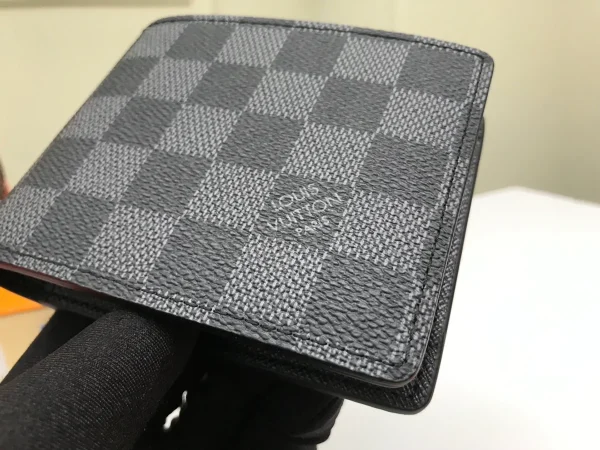 Louis Vuitton Damier Graphite 男士多夾層輕便錢包 | 可個人化訂製：圖片 4