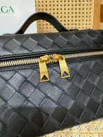Intrecciato編織皮革化妝包可拆卸背帶：圖片 7