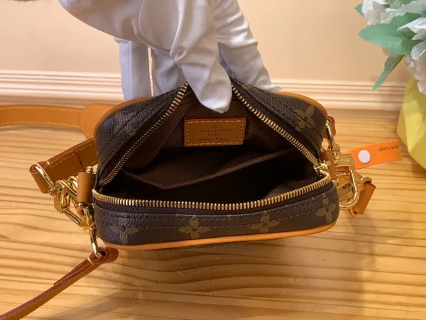 Louis Vuitton Danube復古小牛皮斜背包 | 褪色Monogram印花 可拆式金屬吊牌：圖片 10