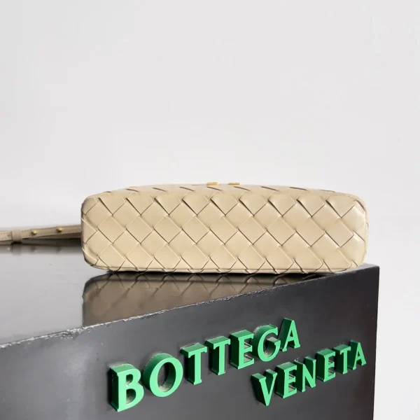 BottegaVeneta淡奶油糖色Intrecciato編織皮革化妝包：圖片 5