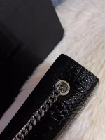 SAINT LAURENT KATE 鱷魚壓紋絨球寶石手袋：圖片 7