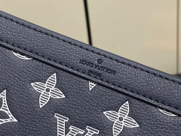 Louis Vuitton Gaston 可穿戴式 Monogram Shadow 小牛皮錢包：圖片 7