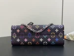 LV x TM OnTheGo East West Chain 彩虹Monogram塗層帆布包包：圖片 5