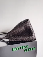 BottegaVeneta大號Intrecciato編織巧克力棕羊皮革肩背包：圖片 6