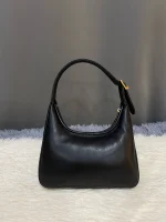 小羊皮CASSANDRE裝飾柔軟手袋：圖片 4