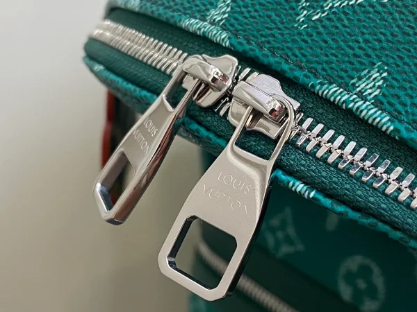 LV Discovery Backpack PM 菲董聯名款 Monogram Heritage帆布背包：圖片 12