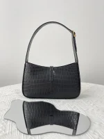 SAINT LAURENT MONOGRAM HOBO 小牛皮手袋：圖片 3