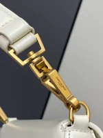 SAINT LAURENT BOX小牛皮CASSANDRE標誌頂部手柄手袋：圖片 6