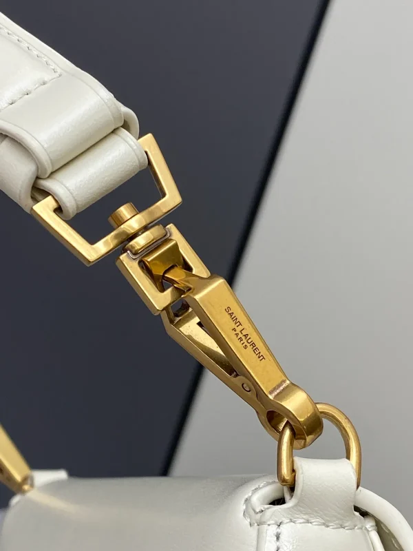 SAINT LAURENT BOX小牛皮CASSANDRE標誌頂部手柄手袋：圖片 6