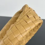 迷你Intrecciato編織燕麥色羊皮革手提包：圖片 9