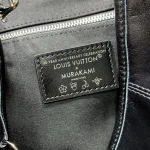 LV x TM CarryAll Vibe MM 小羊皮包包 - 黑色 Monogram 復刻版：圖片 4