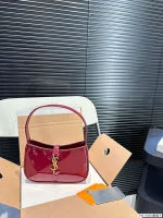 LE 5 À 7 迷你手袋 - 小羊皮皮革袢扣設計：圖片 4