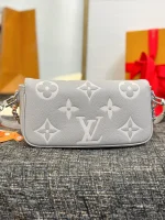 Louis Vuitton Wallet On Chain Ivy 雙色Monogram Empreinte皮革包包：圖片 3