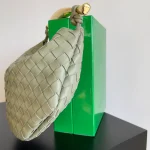 Intrecciato編織洞石綠小號手袋|工匠精製金屬提手：圖片 3