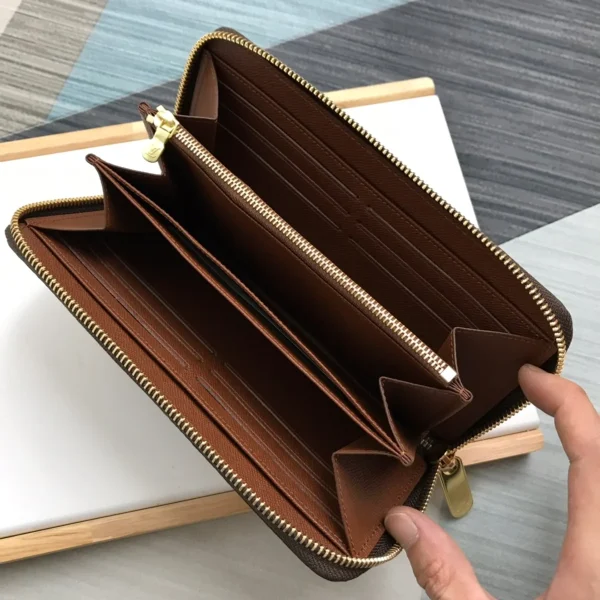 路易威登Monogram帆布拉鏈錢包 - 經典多功能收納設計：圖片 7