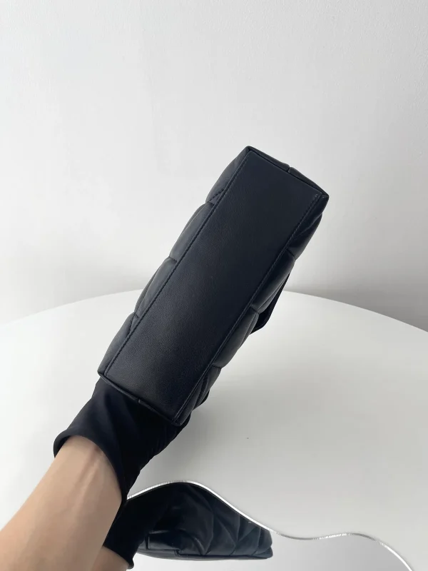 LOULOU經典迷你PUFFER手袋：圖片 6