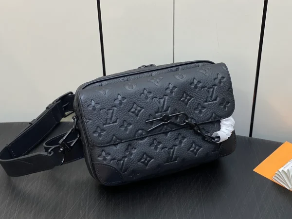 Louis Vuitton Steamer郵差包 | Taurillon Monogram壓花牛皮 經典鏈帶設計：圖片 3