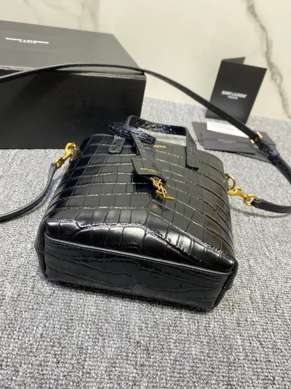 迷你CASSANDRE小牛皮手提斜挎包：圖片 5