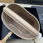 義大利小牛皮水桶包 - 金屬Cassandre鉤扣設計：圖片 9