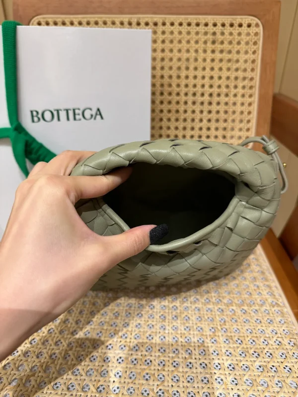 迷你Intrecciato編織皮革斜挎包：圖片 8